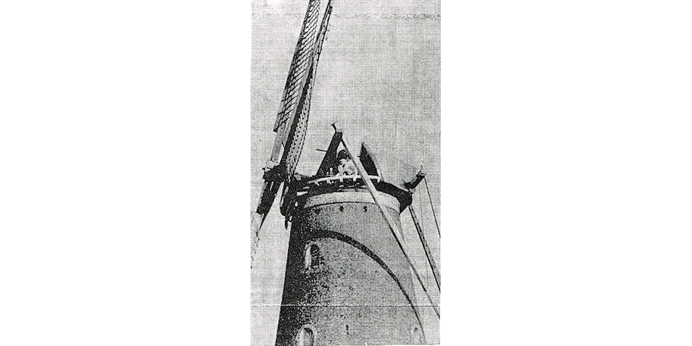 Mill van Toen: restauratie de Korenbloem in 1974