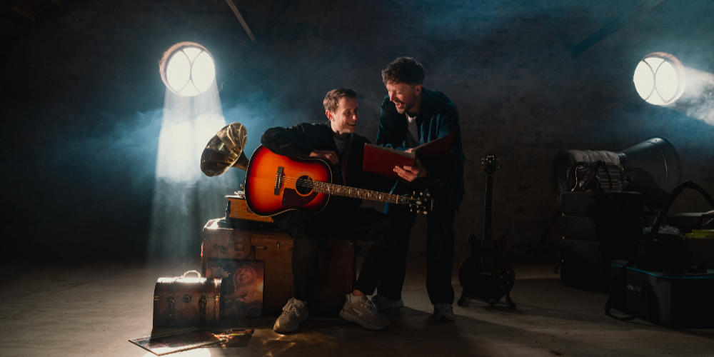 Nieuwe theaterseizoen Myllesweerd langzaam zichtbaar - Robin & Roel brengen ‘Een Zolder Vol Verhalen’