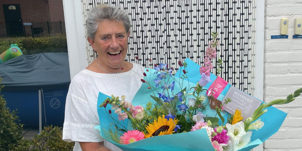 Weekboeket voor Maaike Chavanu in Langenboom
