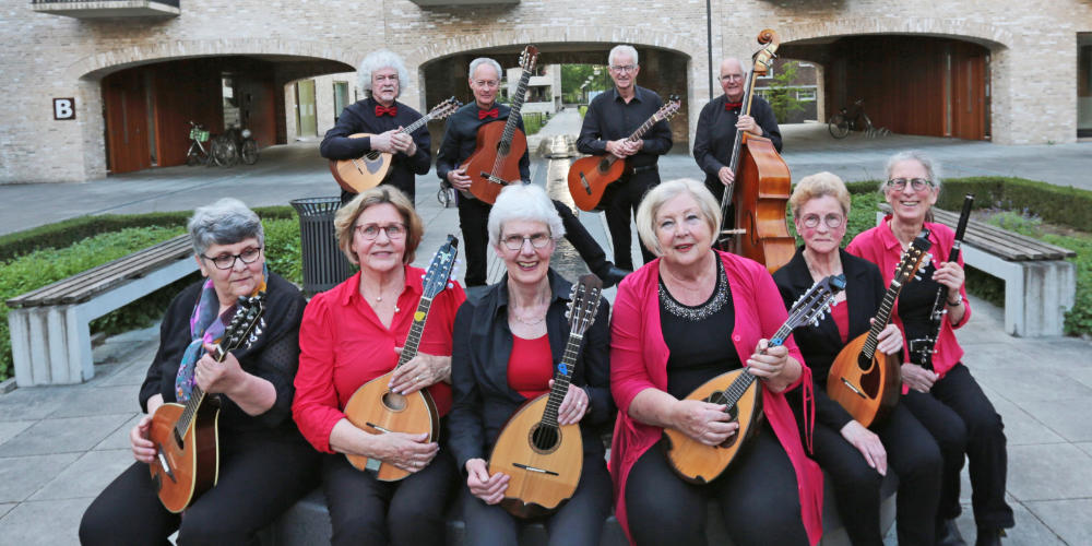 Kapelconcert met mandoline-ensemble Kwint in Mill