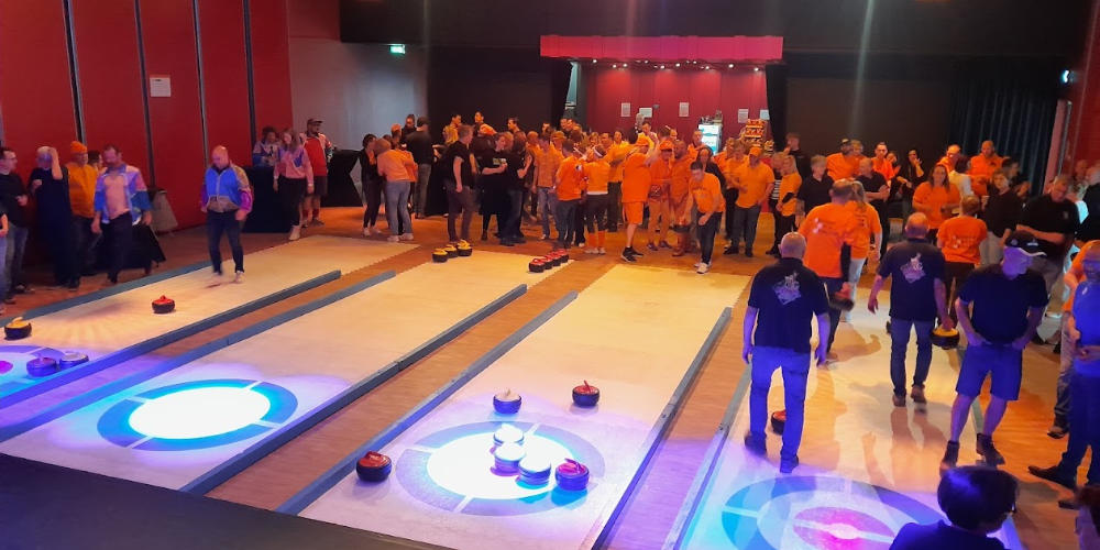 Schrijf in voor muzikaal curlingtoernooi in Mill daags voor Koningsdag - teams gezocht!