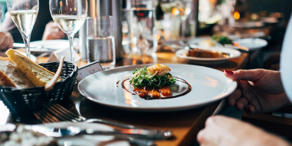 Van borrel tot diner: de kunst van wijn bewaren voor fijnproevers in Mill
