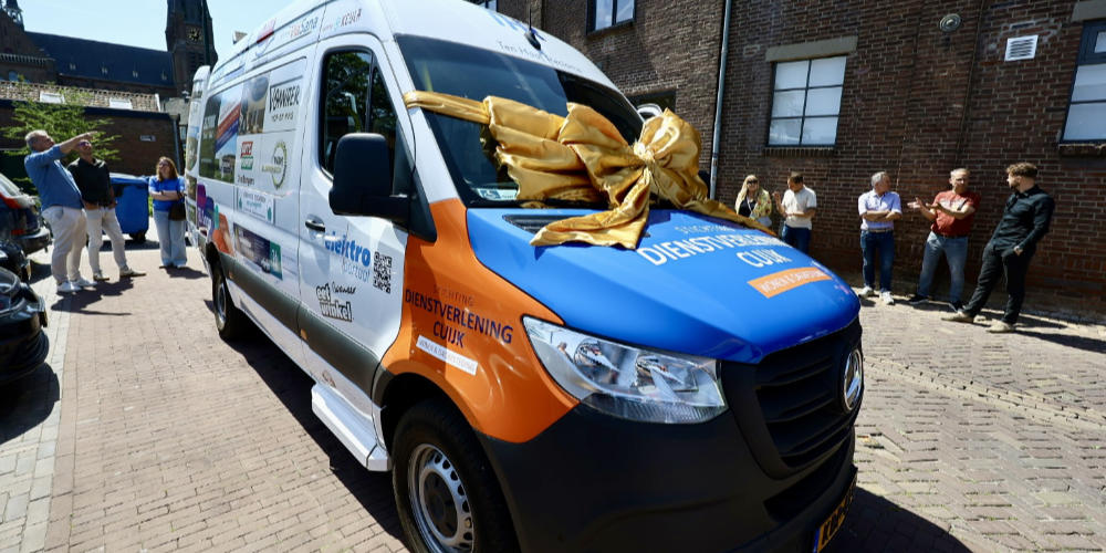 Fiore Uitvaartzorg & Afscheidshuis sponsor van taxibusje Stichting Dienstverlening Cuijk