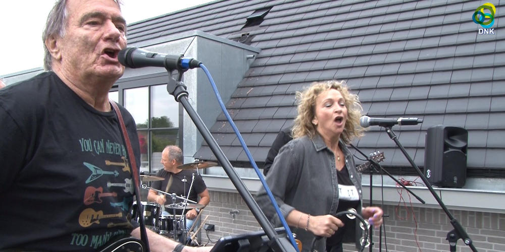 Video: Geslaagd Beatles Rooftop Concert in Mill, opbrengst voor Stichting Brufut Vooruit