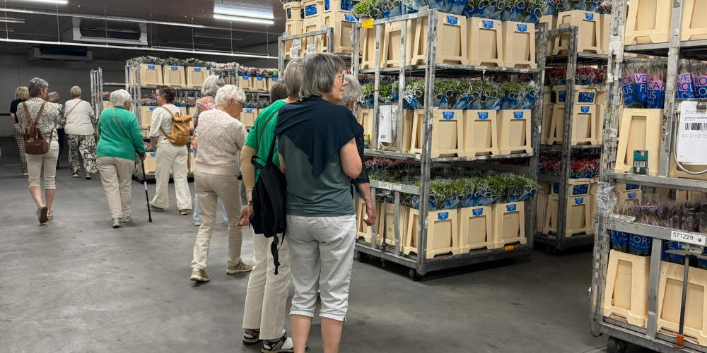 Vrouwen van Nu Sint Hubert nemen kijkje achter de schermen in de bloemenwereld