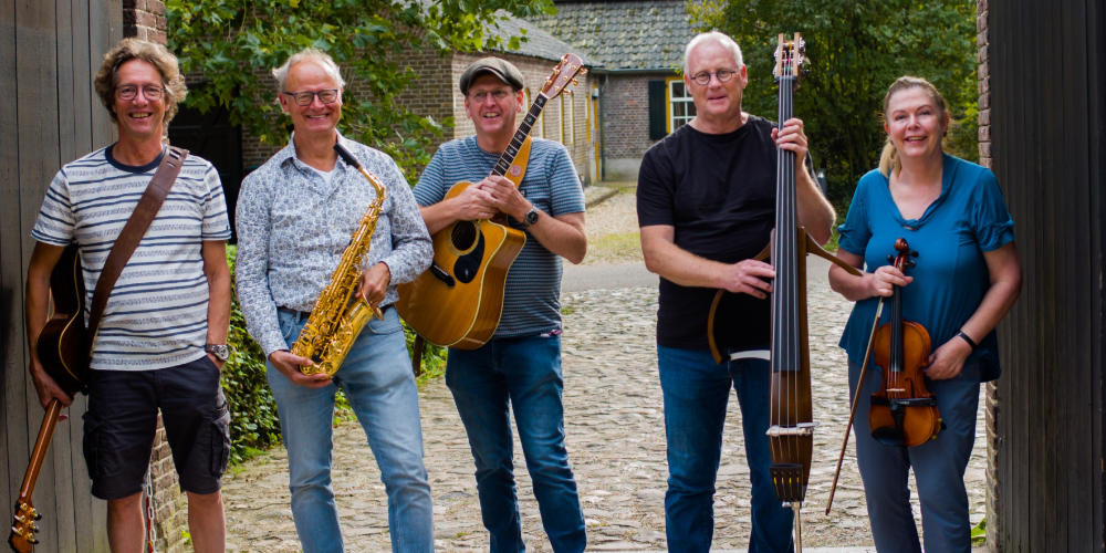 The Plastic Paddies brengen Ierse en Schotse folk naar Atelier nr. 29 in Wanroij
