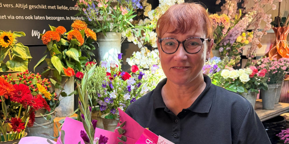 Weekboeket voor Linda van ZorgParel Mill: dank voor betrokken zorg 