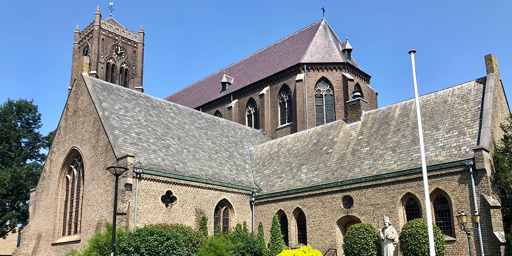 POPkoor Event zingt de sterren van de hemel in Millse kerk, Millse trompettisten Ad en Willem ook weer van de partij