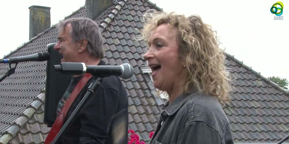 Video: Beatles-sfeer op hoogte - Tribute to Abbey Road op dakterras Villa Oranje in Mill